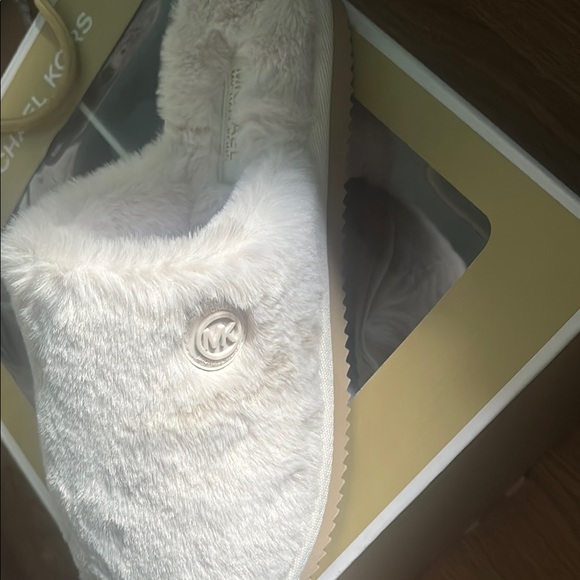 Michael Kors Kids' Fluffy Beige Slippers - Picture 2 of 3